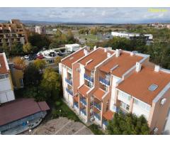 Продавам тристаен апартамент в Слънчев бряг